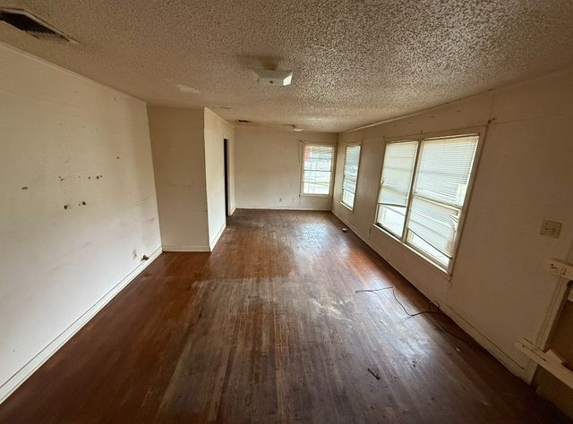 200 Victory Street, Bonham, TX 75418