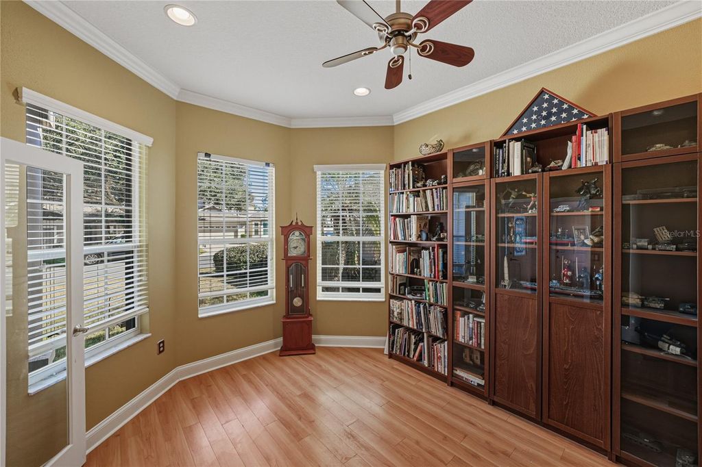 Image 11 of property listing at 1823 ROCKY POINTE DRIVE, Lakeland, FL 33813