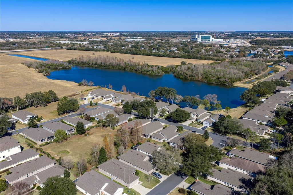 Image 3 of property listing at 1823 ROCKY POINTE DRIVE, Lakeland, FL 33813