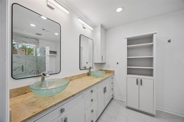 5430 Yarwell Drive, Houston, TX 77096