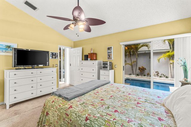 25 Wyndham Lane, Palm Beach Gardens, FL 33418