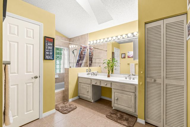 25 Wyndham Lane, Palm Beach Gardens, FL 33418