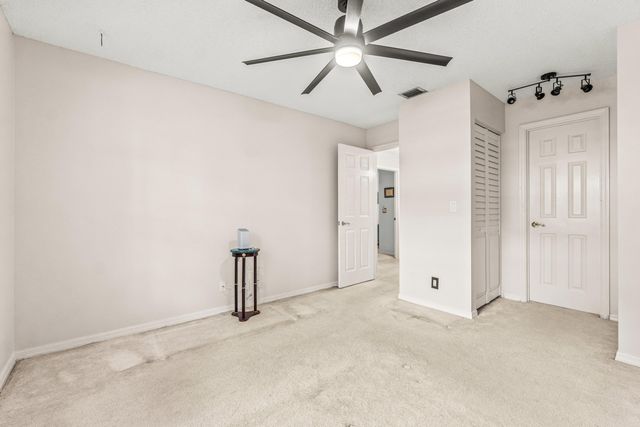 25 Wyndham Lane, Palm Beach Gardens, FL 33418