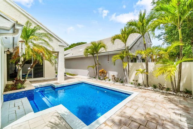 25 Wyndham Lane, Palm Beach Gardens, FL 33418