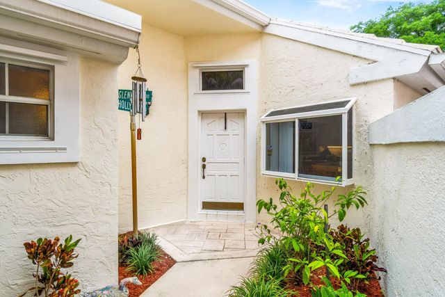 25 Wyndham Lane, Palm Beach Gardens, FL 33418