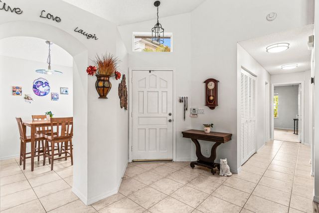 25 Wyndham Lane, Palm Beach Gardens, FL 33418