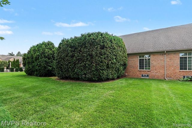 51879 Shoreview Drive, Shelby Twp, MI 48316
