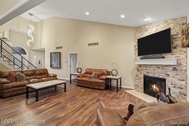 51879 Shoreview Drive, Shelby Twp, MI 48316