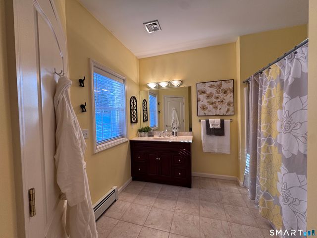 39 Denyelle Drive 39, Rocky Hill, CT 06067