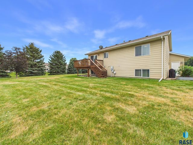 400 Philly Cir Circle, Harrisburg, SD 57032