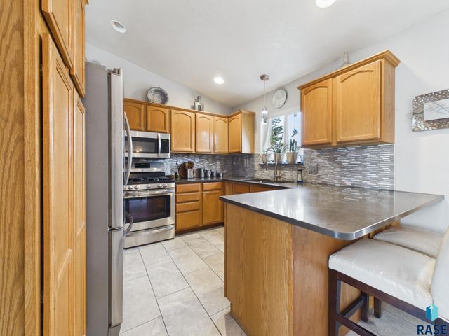 400 Philly Cir Circle, Harrisburg, SD 57032