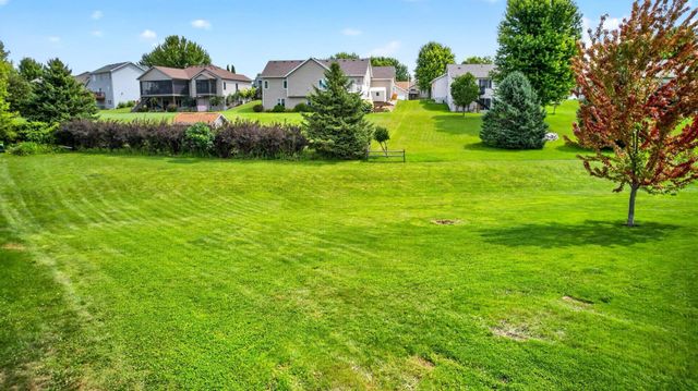 6170 Stonebrooke Lane SW, Rochester, MN 55902