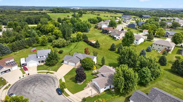 6170 Stonebrooke Lane SW, Rochester, MN 55902