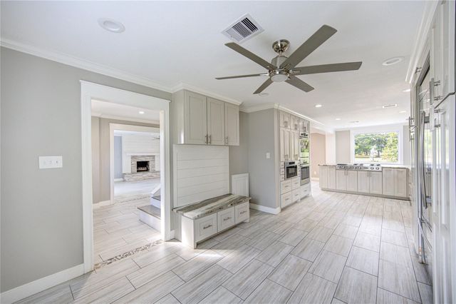 303 Old Bayou Drive, Dickinson, TX 77539