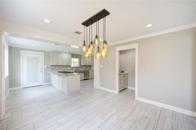 303 Old Bayou Drive, Dickinson, TX 77539