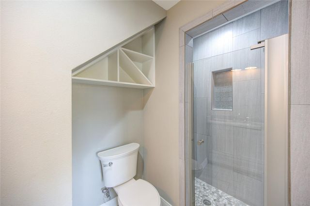 303 Old Bayou Drive, Dickinson, TX 77539