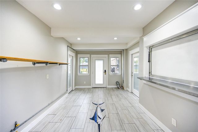 303 Old Bayou Drive, Dickinson, TX 77539