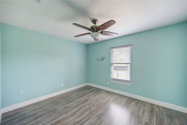 303 Old Bayou Drive, Dickinson, TX 77539