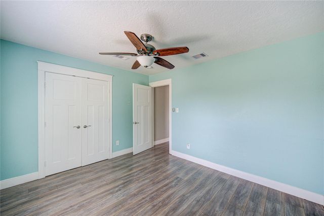 303 Old Bayou Drive, Dickinson, TX 77539