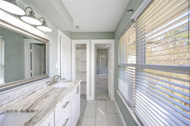 303 Old Bayou Drive, Dickinson, TX 77539