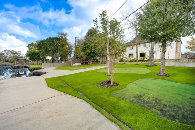 303 Old Bayou Drive, Dickinson, TX 77539