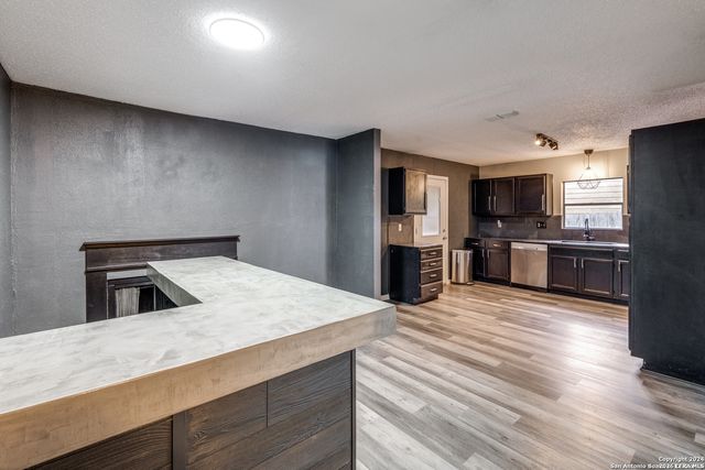 9727 Fortune Ridge, Converse, TX 78109