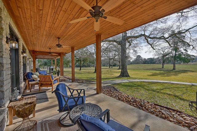 1094 Dunlavy Road, Cat Spring, TX 78933