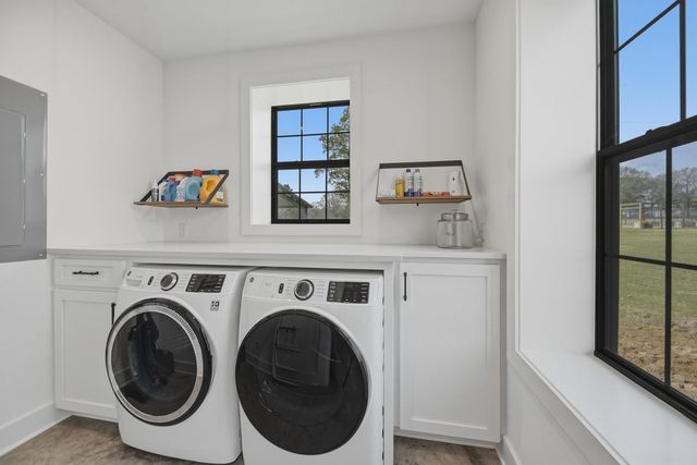 1094 Dunlavy Road, Cat Spring, TX 78933