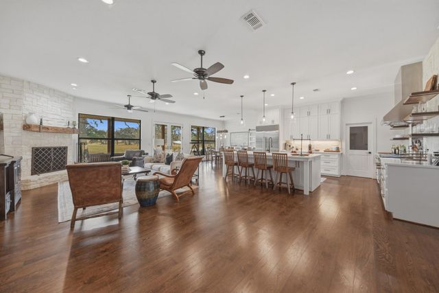 1094 Dunlavy Road, Cat Spring, TX 78933