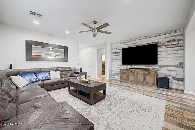 1113 W STEPHANIE Lane, San Tan Valley, AZ 85143