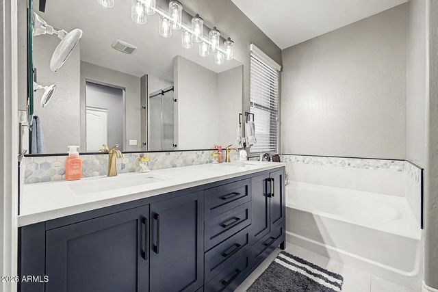 1113 W STEPHANIE Lane, San Tan Valley, AZ 85143