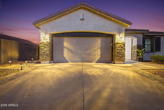 1113 W STEPHANIE Lane, San Tan Valley, AZ 85143