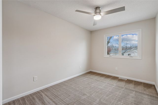 1474 NW 90th Street, Clive, IA 50325