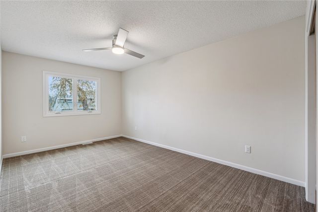 1474 NW 90th Street, Clive, IA 50325