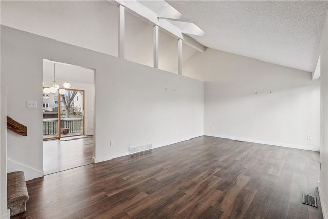 1474 NW 90th Street, Clive, IA 50325