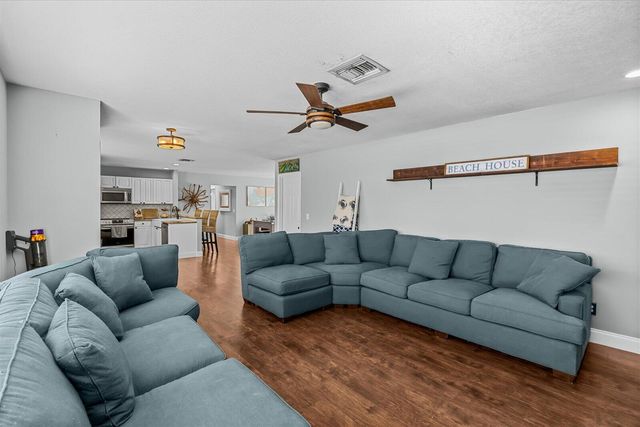 18945 SE Homewood Avenue, Tequesta, FL 33469