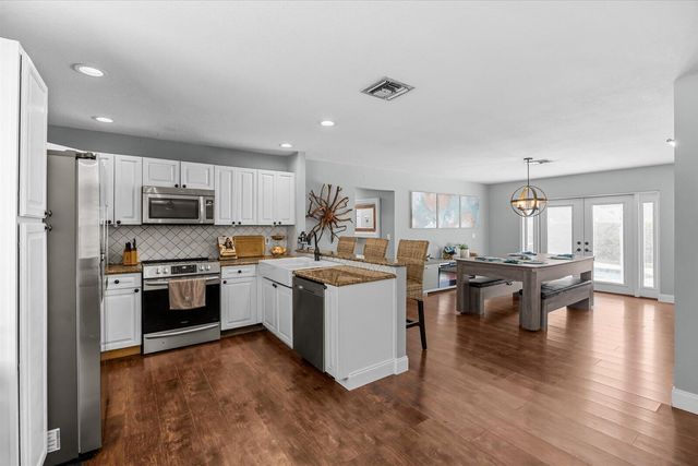 18945 SE Homewood Avenue, Tequesta, FL 33469