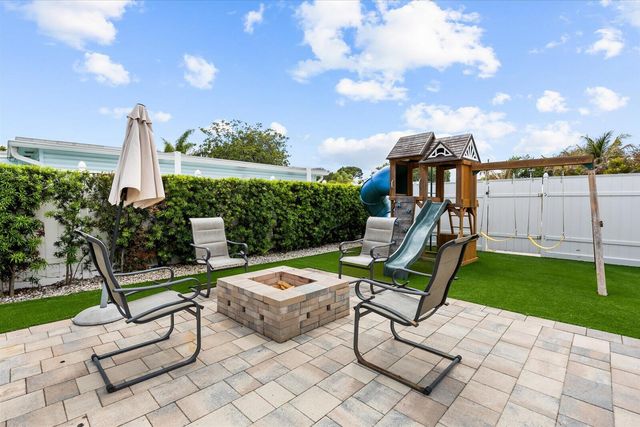 18945 SE Homewood Avenue, Tequesta, FL 33469