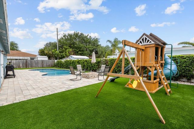 18945 SE Homewood Avenue, Tequesta, FL 33469