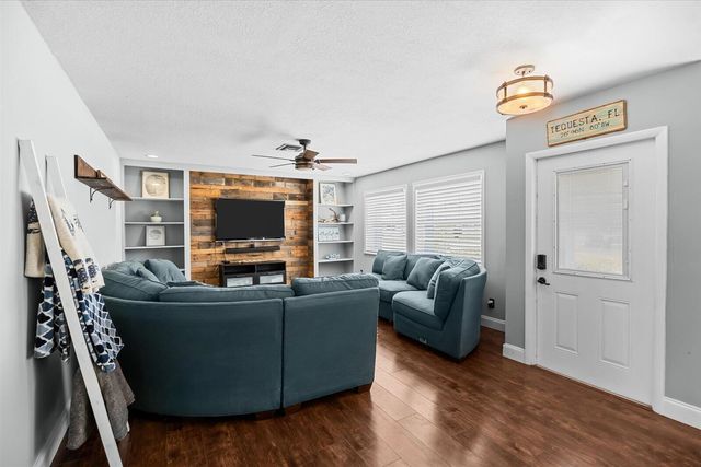 18945 SE Homewood Avenue, Tequesta, FL 33469