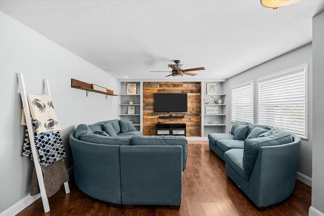 18945 SE Homewood Avenue, Tequesta, FL 33469