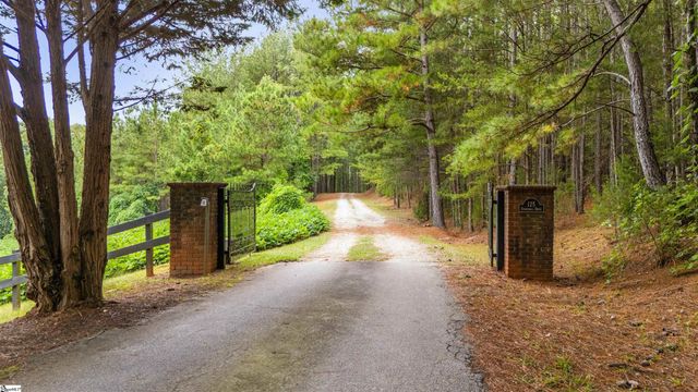 125 Stonewall Drive, Westminster, SC 29693