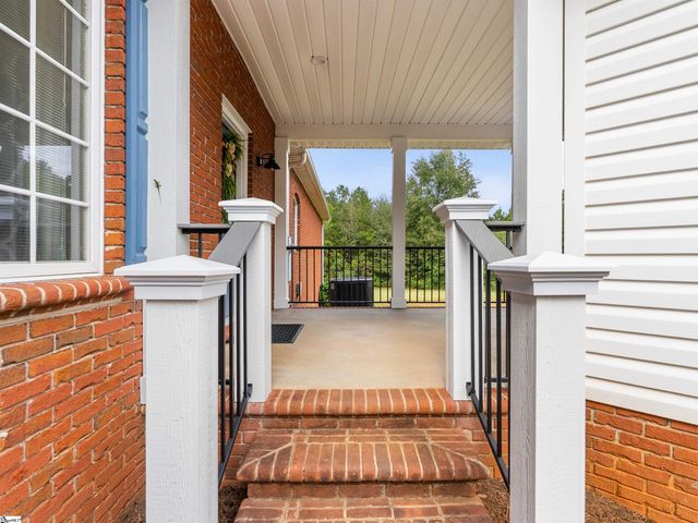 125 Stonewall Drive, Westminster, SC 29693