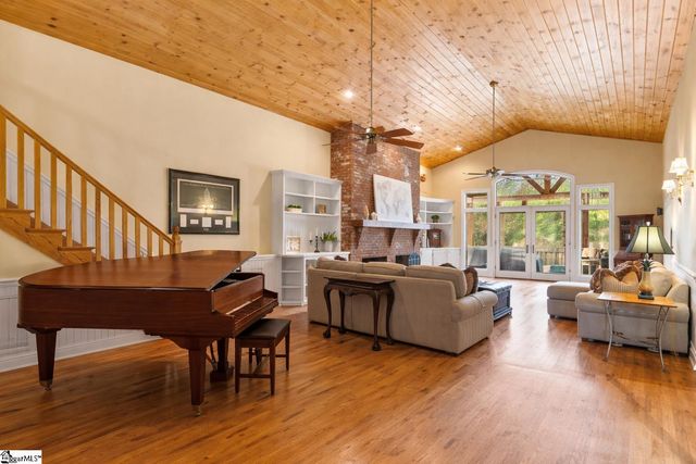 125 Stonewall Drive, Westminster, SC 29693