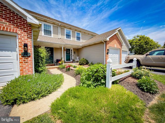 4061 LAUREL LN, Mount Joy, PA 17552
