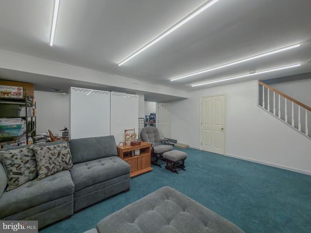 4061 LAUREL LN, Mount Joy, PA 17552