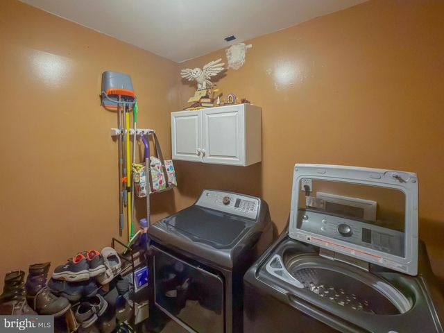 4061 LAUREL LN, Mount Joy, PA 17552