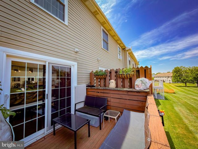 4061 LAUREL LN, Mount Joy, PA 17552