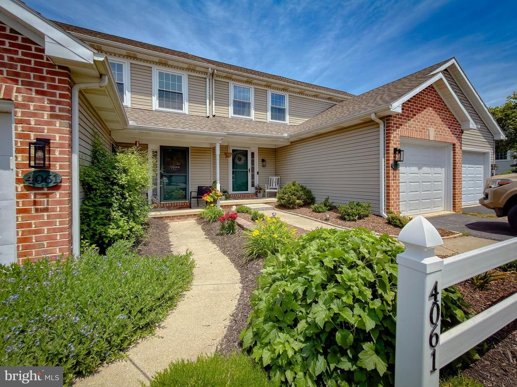 4061 LAUREL LN, Mount Joy, PA 17552