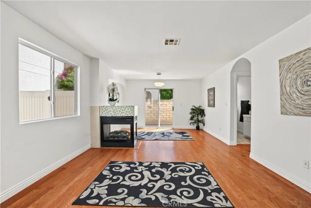 18334 Keswick St., Reseda, CA 91335